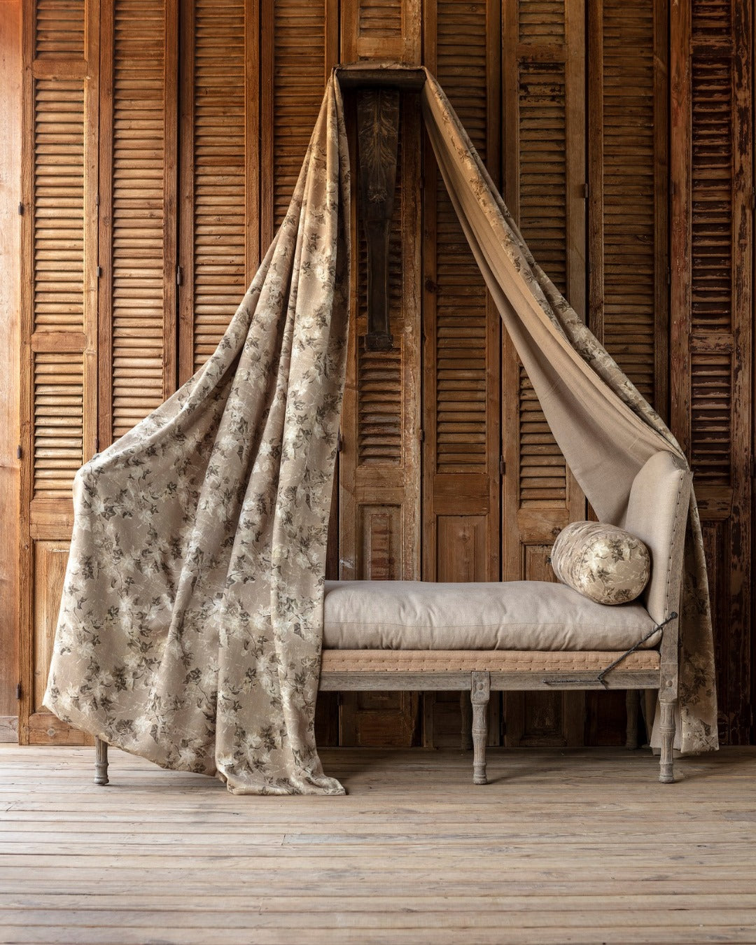 Vintage Style burlap Daybed for sale, Antique Burlap Daybed for sale