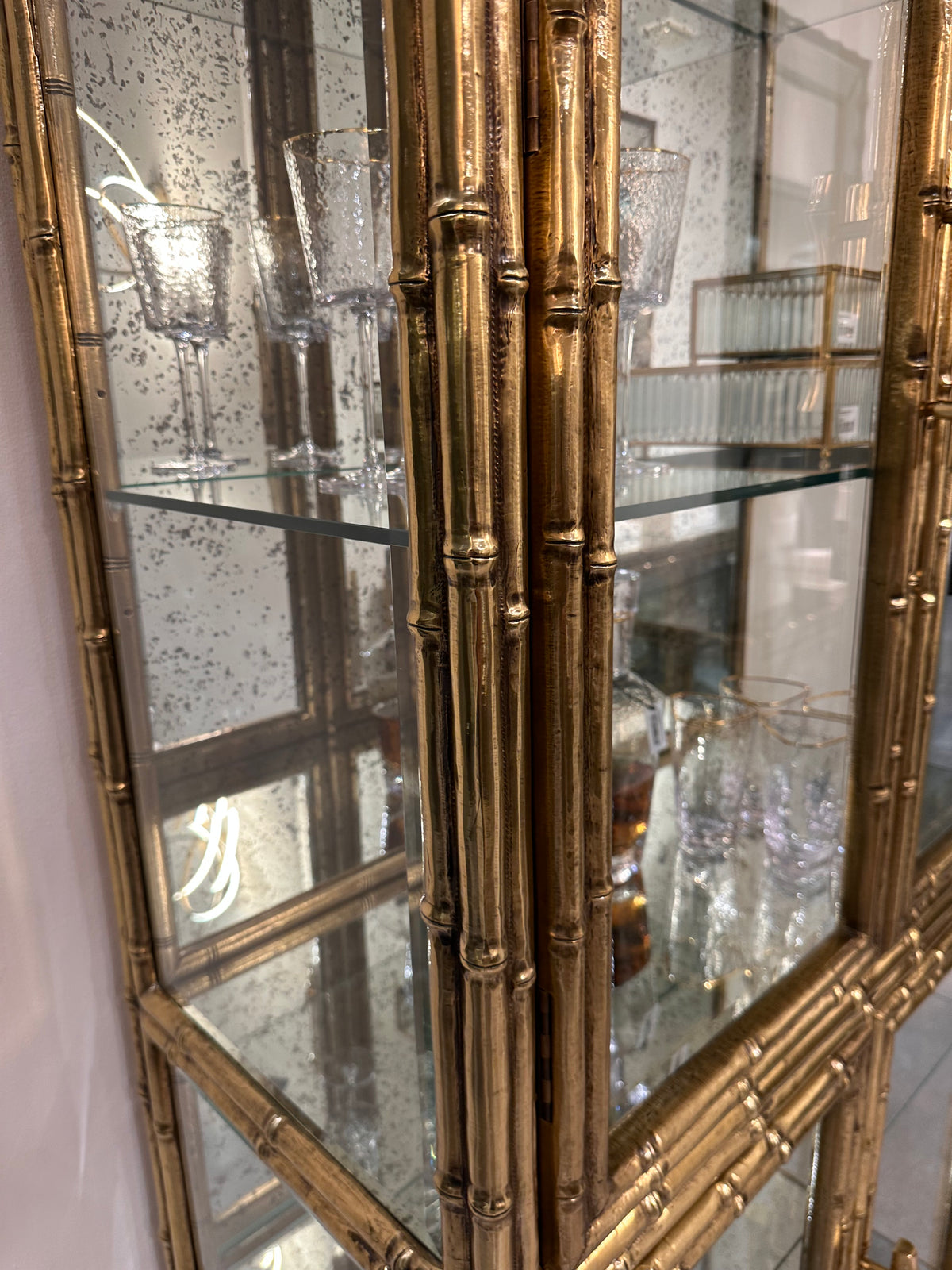 VINTAGE BRASS BAMBOO DISPLAY CABINET, BRASS AND MIRRORED DISPLAY FURNITURE FOR SALE