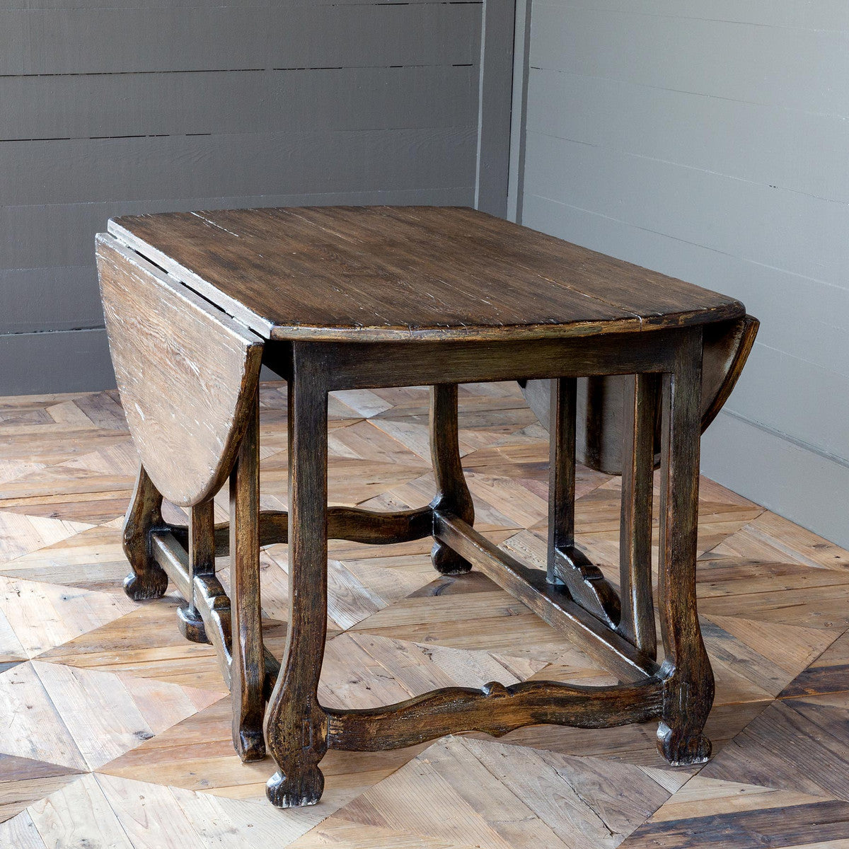 Vintage English gate leg dining table, old English drop leaf dining table for sale ￼