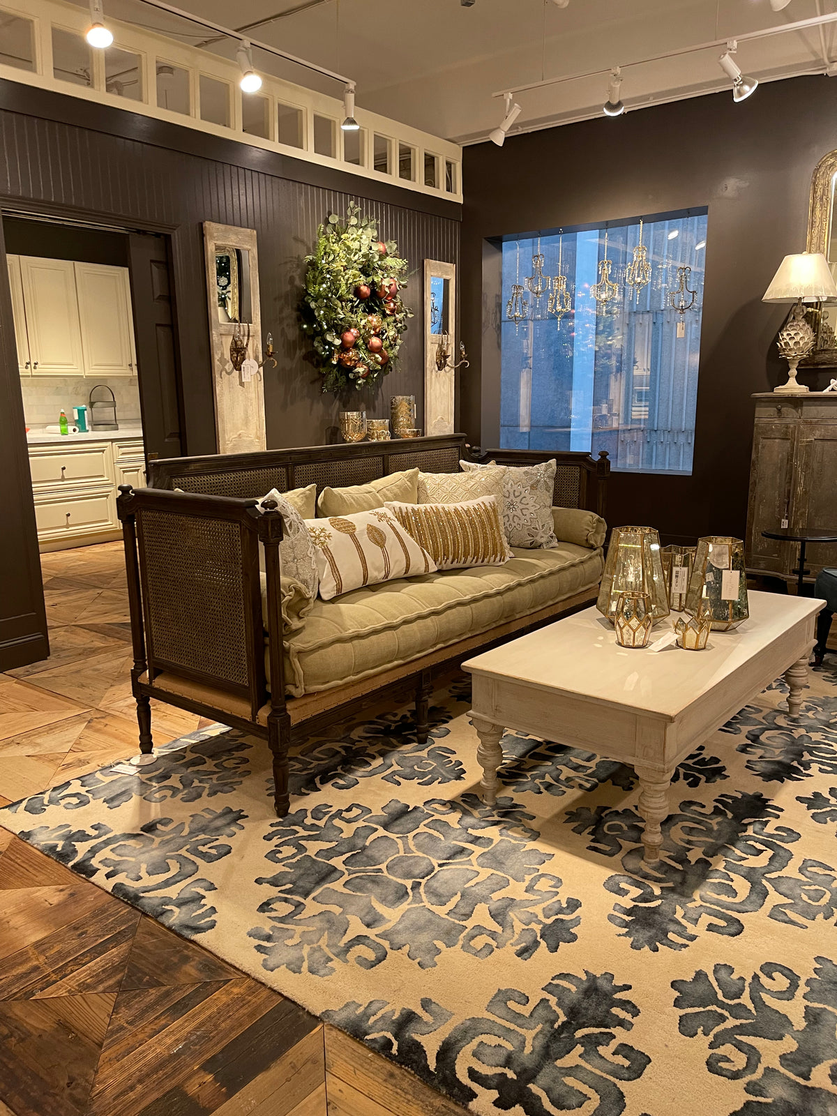 French Chateau Vintage Furniture for sale, Hotel Lounge Vintage furniture for sale