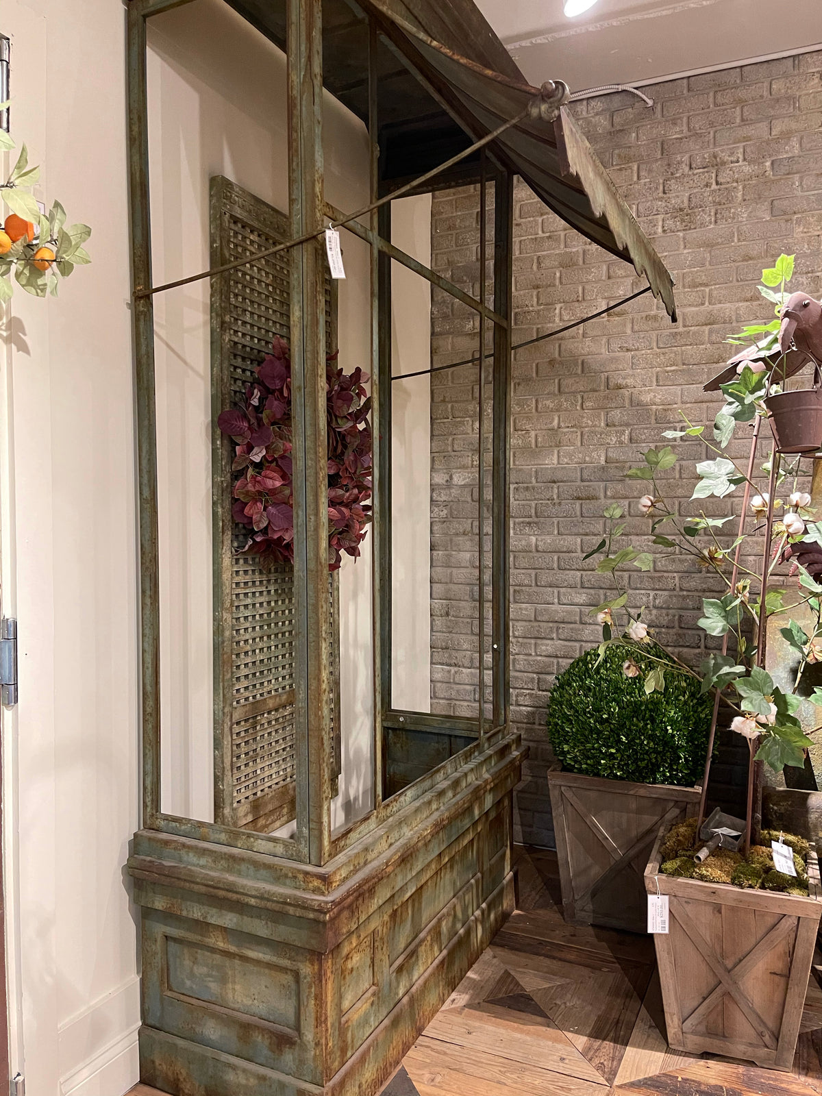 French rue du Marché Facade